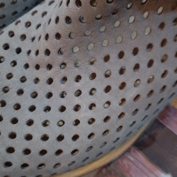 F2 Lucky Brand 7 perforated ankle boots - Picture 2 of 8